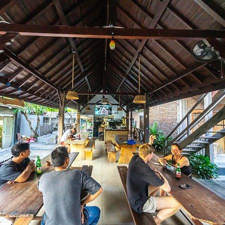 Tropical Canggu Hostel Exterior photo
