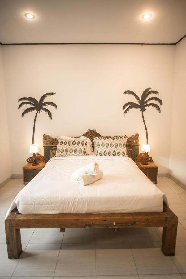 Tropical Canggu Hostel Exterior photo