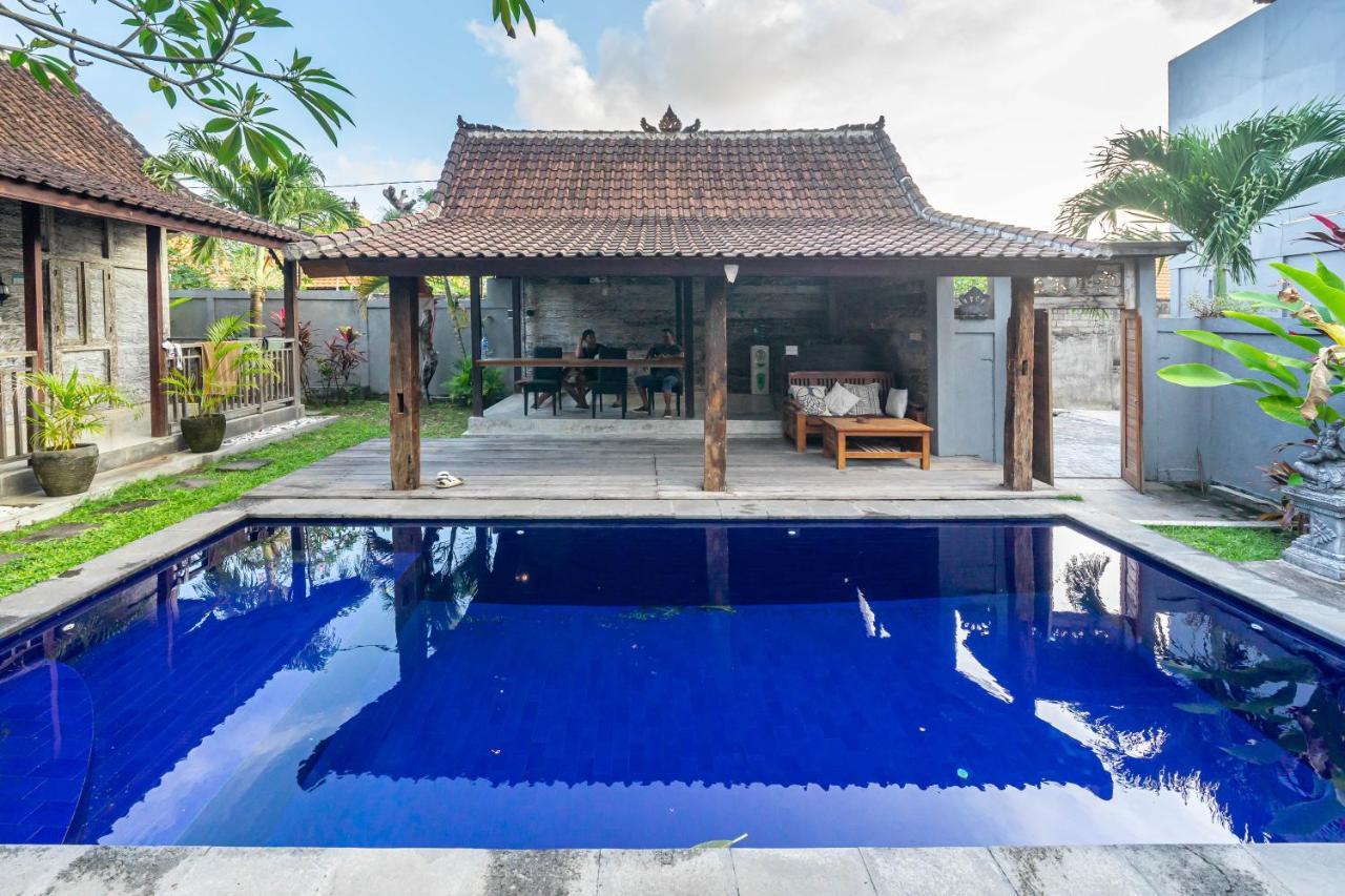 Tropical Canggu Hostel Exterior photo