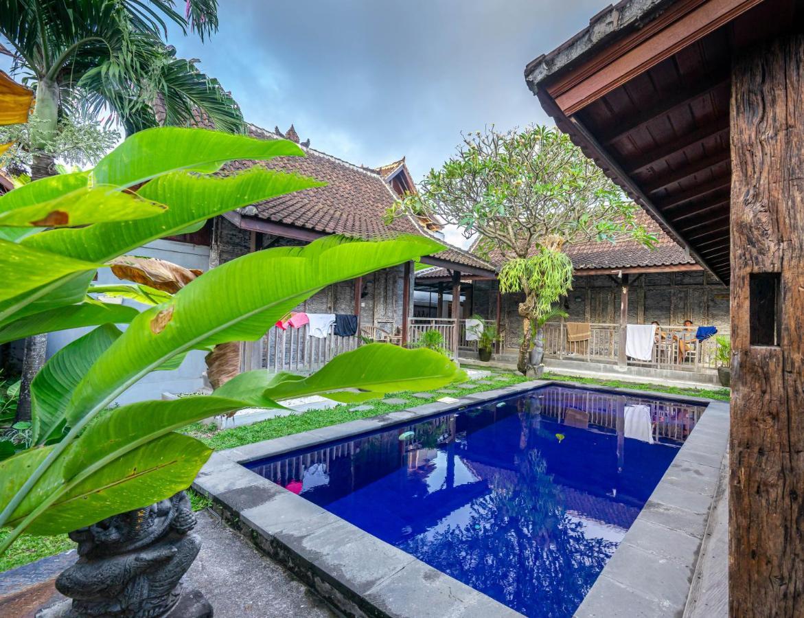 Tropical Canggu Hostel Exterior photo