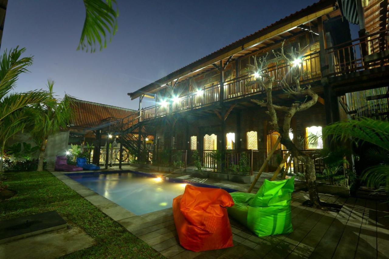 Tropical Canggu Hostel Exterior photo